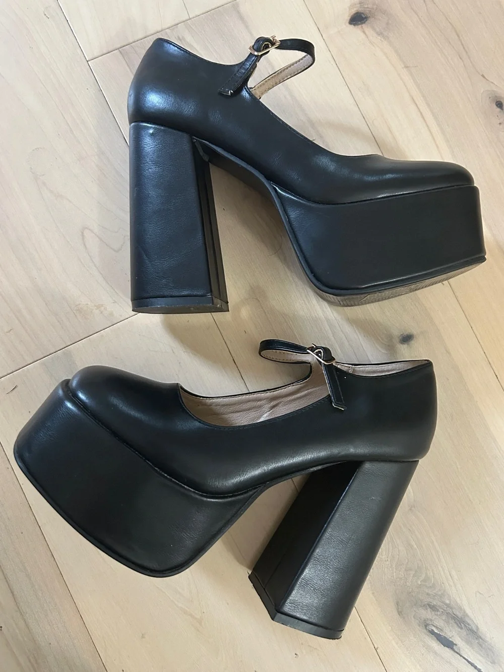 Chunky High Heel Mary Jane Platform Sandals Size 6 With Buckle Closure Black
